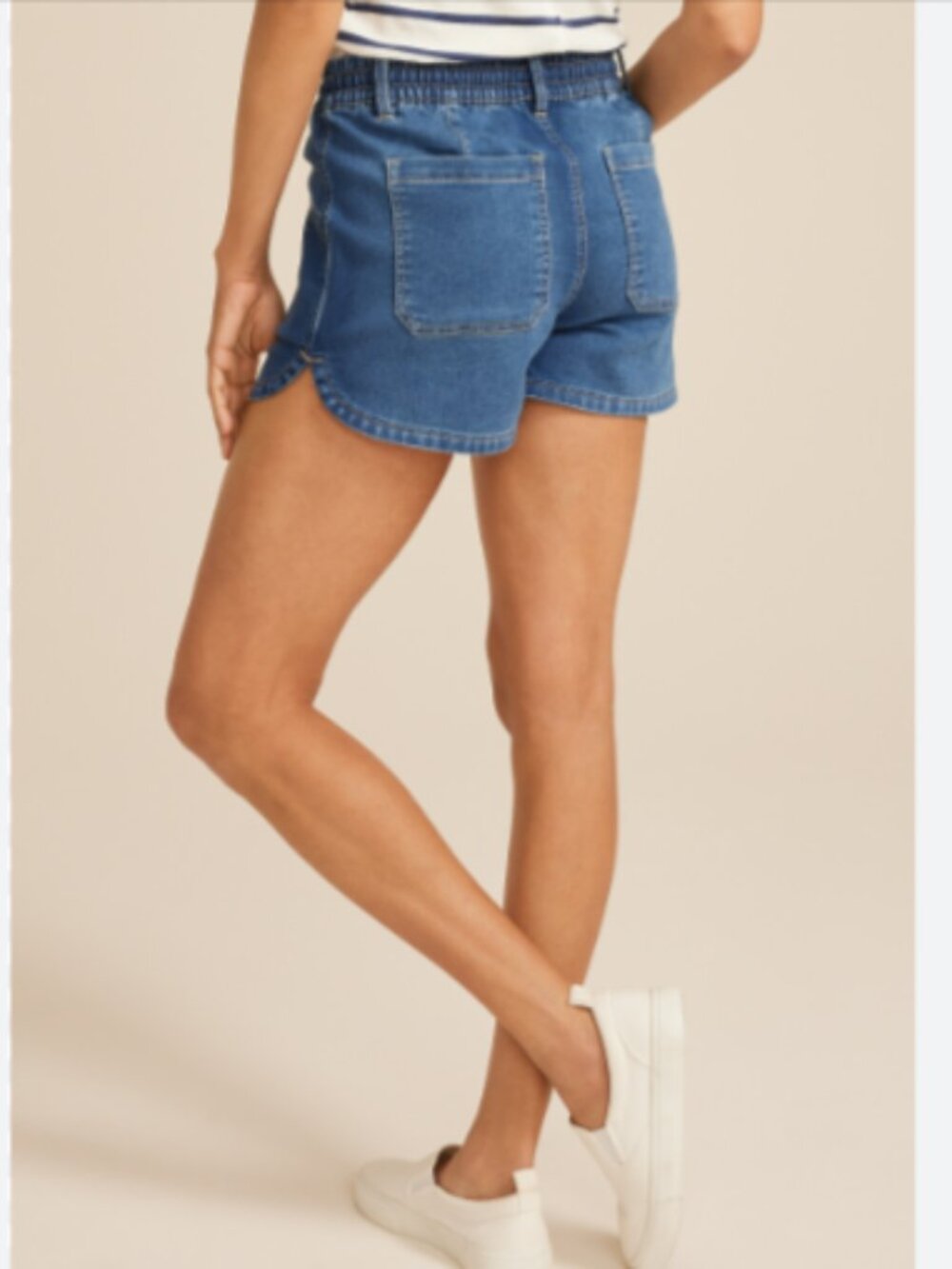 Super Soft High Rise Drawstring Dolphin Hem 3.5in Short - Picture 2 of 2